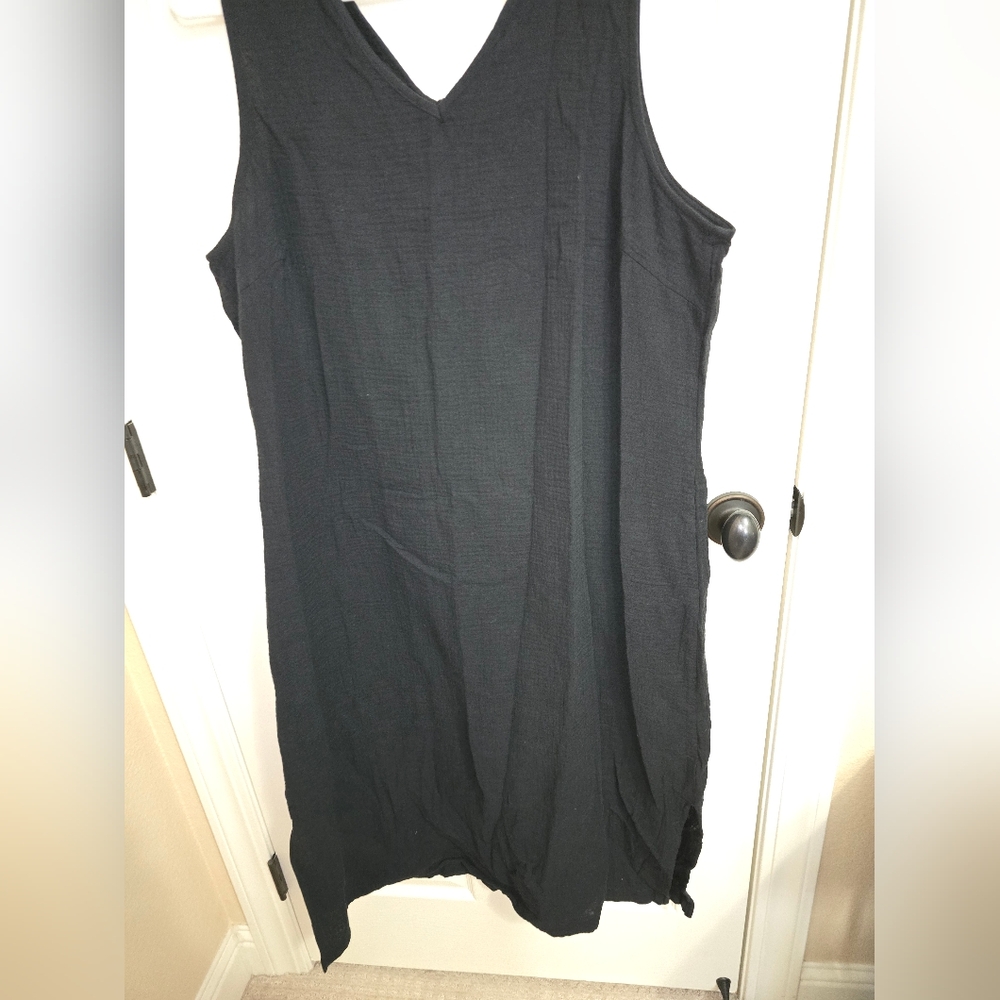 Briggs New York Black Midi Tunic Dress with V-Neck